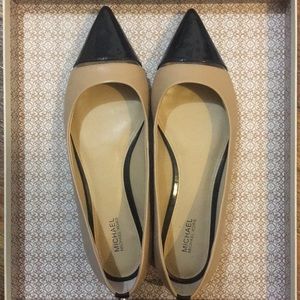 Micheal Micheal Kors Leather Flats Size: 8
